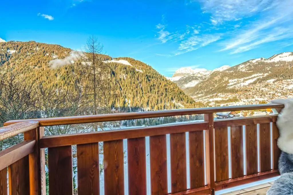 Apartment Chalets De Vonnes 8: Mountain Retreat with Optional Multipass Chatel