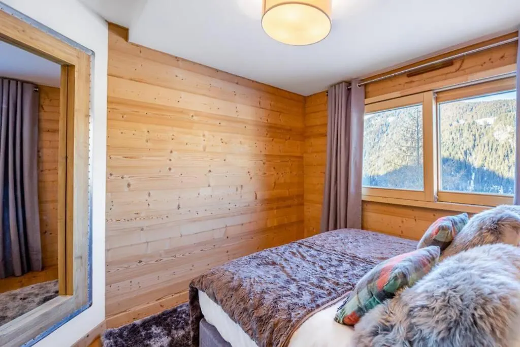 Chalets De Vonnes 8: Mountain Retreat with Optional Multipass Chatel France